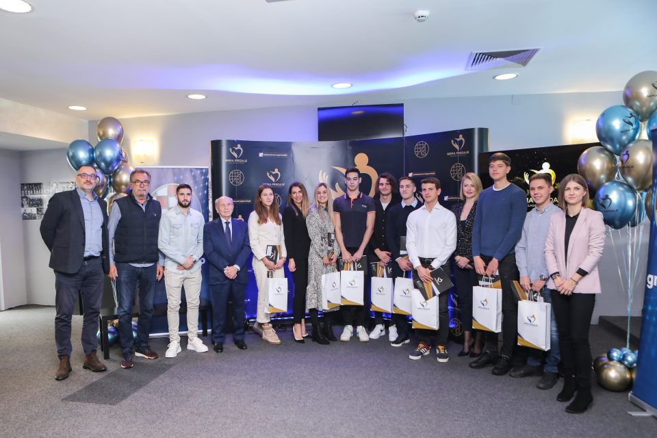 11.11.2022., Zagreb - U GNK Dinamo dodjeljene su stipendije ucenicima i studentima sprotasima.