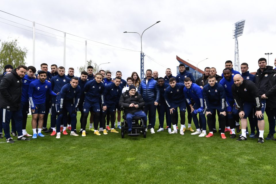 Zagreb, 13.04.2021 - Rudi Belin posjetio nogometase Dinama na treningu