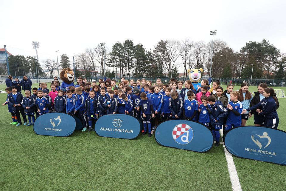 08.03.2024., Zagreb - Djecji nogometni turnir za djevojcice i djecake u organizaciji ZNK Dinamo i Zaklade Nema predaje naziva Zivim svoj san s ciljem promocije ravnopravnosti spolova i suzbijanja diskriminacije. Sudjeluje 100 djece, 50 djevojcica i 50 djecaka. Organizatori su NS Dinamo, ZNK Dinamo, a skole gosti su Ponikve, Savica, Gorica, Sesvetski Kraljevec.