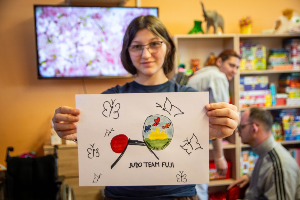 _FTQ9744